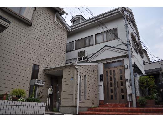 桜楓女子会館1号館