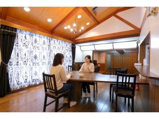 C's(Si:s) share Tanimachi 6-chome